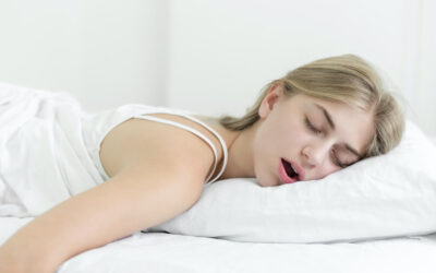 Dormir de boca aberta: o que isso pode significar para sua saúde